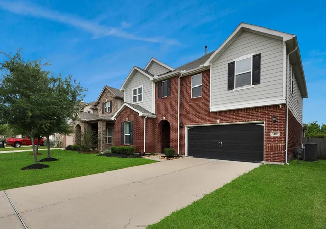 Photo 1 of Single family home for sale at 14111 Carlisle Holw Trl, Pearland, TX 77584 | MLS# 75093201 | Listing updated on 2026-09-12