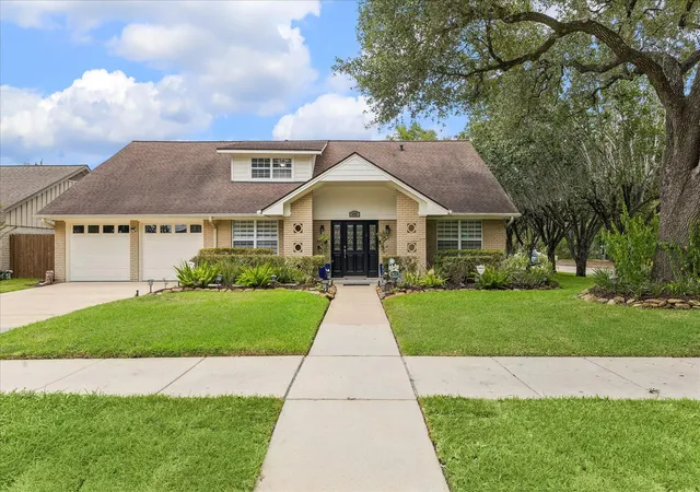 Photo 1 of Single family home for sale at 5402 Valkeith Dr, Houston, TX 77096 | MLS# 5870117 | Listing updated on 2026-09-21