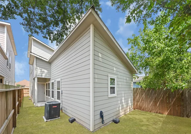 Photo 30 of Single family home for sale at 4420 Elmwood St, Houston, TX 77051 | MLS# 15100001 | Listing updated on 2026-10-07