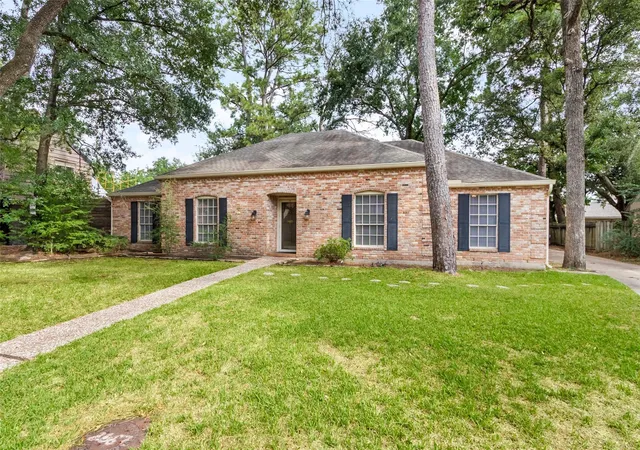 Single family home for sale at 1411 Big Horn Dr, Houston, TX 77090 | MLS# 68626542