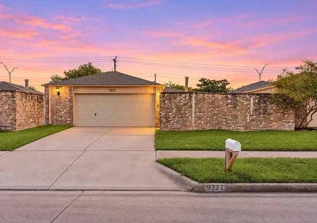Photo 1 of Single family home for sale at 9227 Stockwell Dr, Houston, TX 77083 | MLS# 32357707 | Listing updated on 2026-09-09