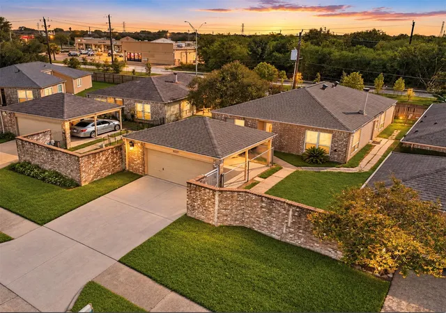 Photo 2 of Single family home for sale at 9227 Stockwell Dr, Houston, TX 77083 | MLS# 32357707 | Listing updated on 2026-09-09
