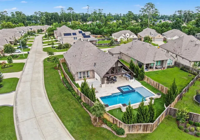 Photo 3 of Sale Pending at 343 Torrey Bloom Loop, Conroe, TX 77304 | MLS# 90425656 | Listing updated on 2026-09-15