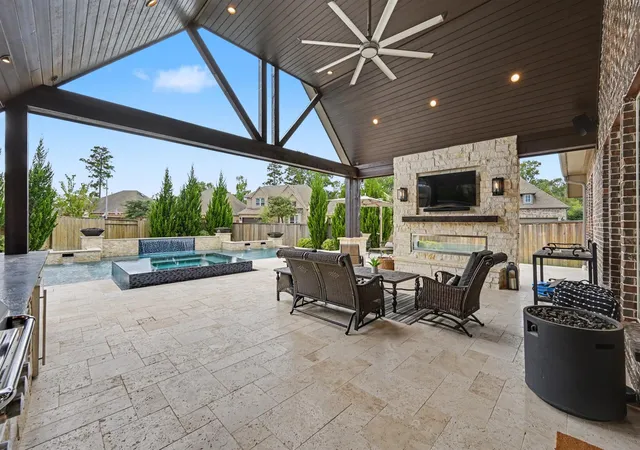 Photo 3 of Sale Pending at 343 Torrey Bloom Loop, Conroe, TX 77304 | MLS# 90425656 | Listing updated on 2026-09-15