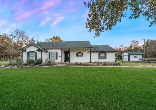 Single family home for sale at 118 Pin Oak Ln, Hempstead, TX 77445 | MLS# 32066837