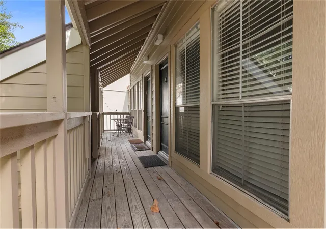 Photo 2 of Condo for sale at 2100 Tanglewilde St #614, Houston, TX 77063 | MLS# 18142479 | Listing updated on 2026-10-07