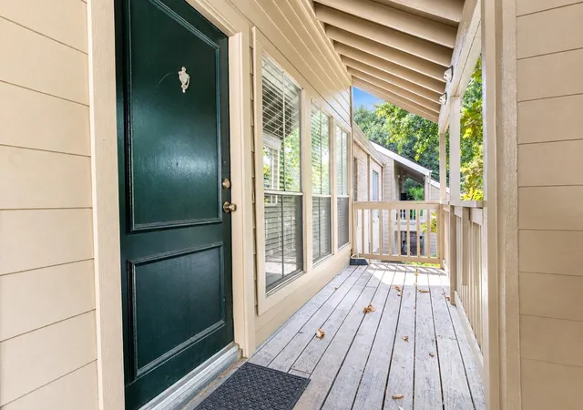 Photo 3 of Condo for sale at 2100 Tanglewilde St #614, Houston, TX 77063 | MLS# 18142479 | Listing updated on 2026-10-07
