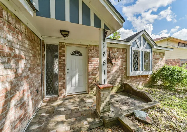 Photo 3 of Single family home for sale at 16511 Clearcrest Dr, Houston, TX 77059 | MLS# 33533255 | Listing updated on 2026-09-12