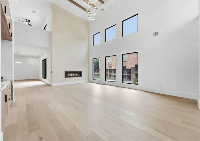 Photo 3 of Single family home for sale at 519 W 30th Street, Houston, TX 77018 | MLS# 68576243 | Listing updated on 2026-09-16