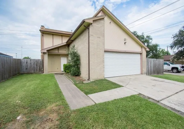 Photo 1 of Single family home for sale at 10551 Kirkgreen Dr, Houston, TX 77089 | MLS# 17017639 | Listing updated on 2026-09-08