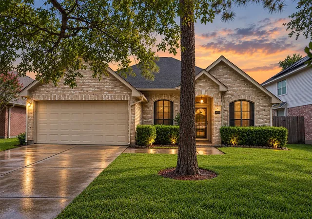 Photo 1 of Single family home for sale at 14015 Crown Glen Ct, Houston, TX 77062 | MLS# 37169520 | Listing updated on 2026-09-20