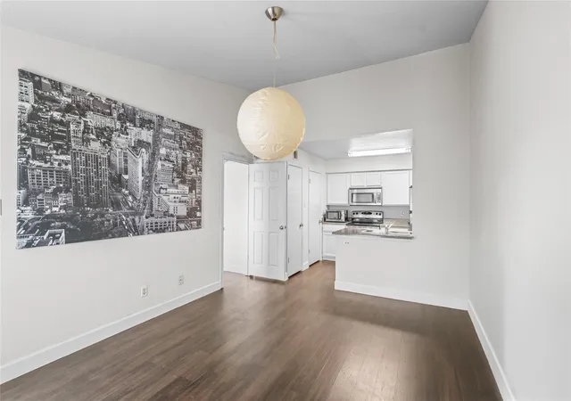 Photo 3 of Condo for sale at 3900 Woodchase Dr #162, Houston, TX 77042 | MLS# 16625025 | Listing updated on 2026-09-02