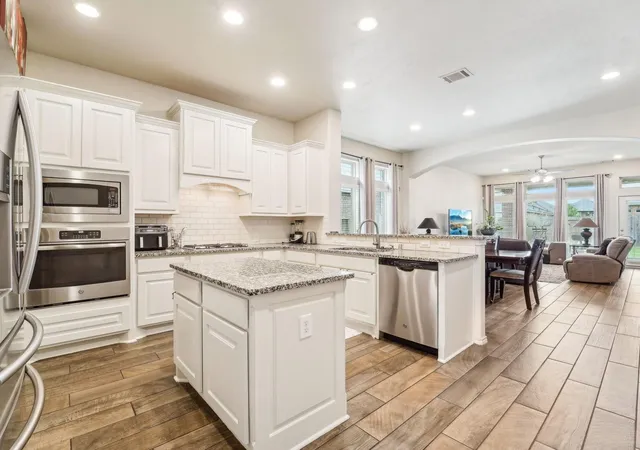 Photo 1 of Single family home for sale at 29126 Brooks Valley Dr, Fulshear, TX 77441 | MLS# 31551294 | Listing updated on 2026-09-17