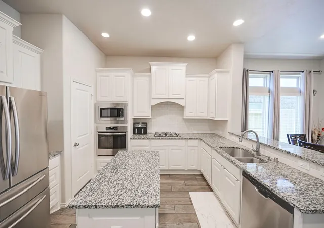 Photo 3 of Single family home for sale at 29126 Brooks Valley Dr, Fulshear, TX 77441 | MLS# 31551294 | Listing updated on 2026-09-19