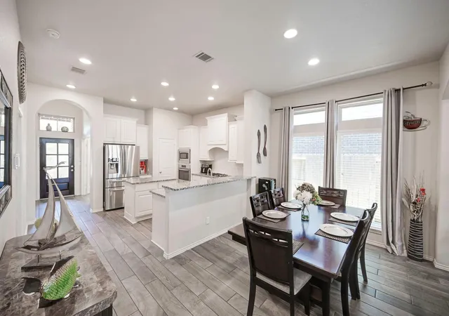 Photo 4 of Single family home for sale at 29126 Brooks Valley Dr, Fulshear, TX 77441 | MLS# 31551294 | Listing updated on 2026-09-19