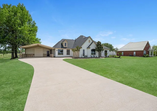 Photo 4 of Single family home for sale at 2310 Peters Rd, Crosby, TX 77532 | MLS# 43768097 | Listing updated on 2026-09-15