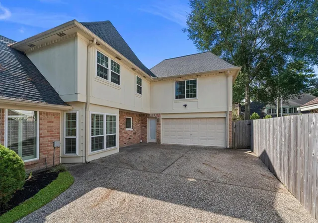 Photo 3 of Single family home for sale at 9527 Enstone Cir, Spring, TX 77379 | MLS# 7891163 | Listing updated on 2026-09-22