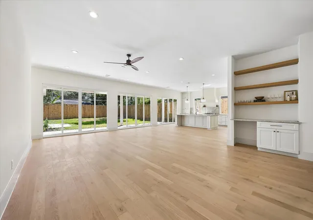 Photo 2 of Single family home for sale at 4817 Kingfisher Dr, Houston, TX 77035 | MLS# 73464549 | Listing updated on 2026-09-09