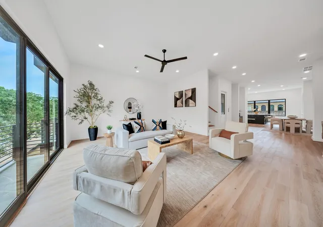 Photo 1 of Single family home for sale at 1135 Lake Pointe Pkwy, Sugar Land, TX 77478 | MLS# 69928380 | Listing updated on 2026-09-20