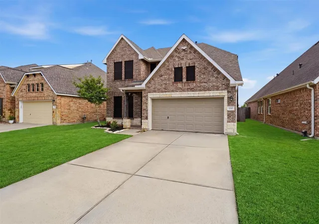 Photo 3 of Single family home for sale at 4743 Bay Vista Dr, Baytown, TX 77523 | MLS# 77940128 | Listing updated on 2026-10-06