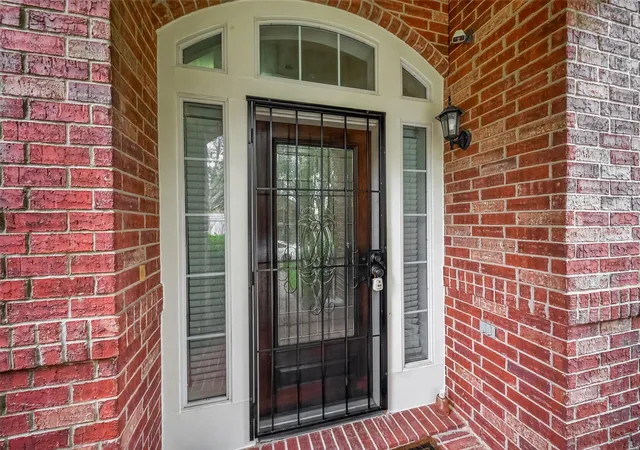 Photo 3 of Single family home for sale at 331 Silver Creek Cir, Richmond, TX 77406 | MLS# 27425547 | Listing updated on 2026-10-10