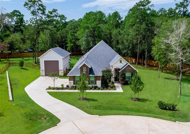 Photo 4 of Single family home for sale at 613 Blue Mockingbird Ct, Magnolia, TX 77354 | MLS# 70312703 | Listing updated on 2026-09-27
