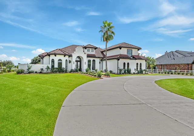Photo 3 of Sale Pending at 5818 Sagamore Bay Ln, Richmond, TX 77469 | MLS# 63924858 | Listing updated on 2026-10-07