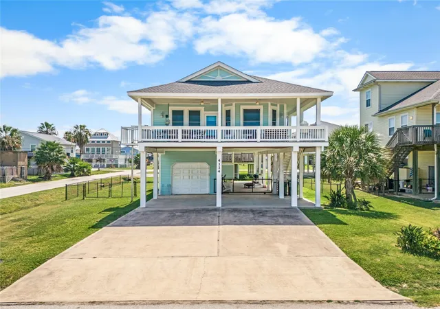 Photo 1 of Single family home for sale at 4114 Grayson Dr, Galveston, TX 77554 | MLS# 77643570 | Listing updated on 2026-09-11