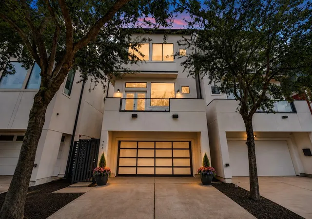 Photo 1 of Single family home for sale at 716 W Drew St, Houston, TX 77006 | MLS# 74846380 | Listing updated on 2026-10-03