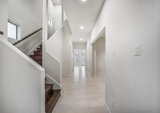 Photo 3 of Single family home for sale at 716 W Drew St, Houston, TX 77006 | MLS# 74846380 | Listing updated on 2026-10-03