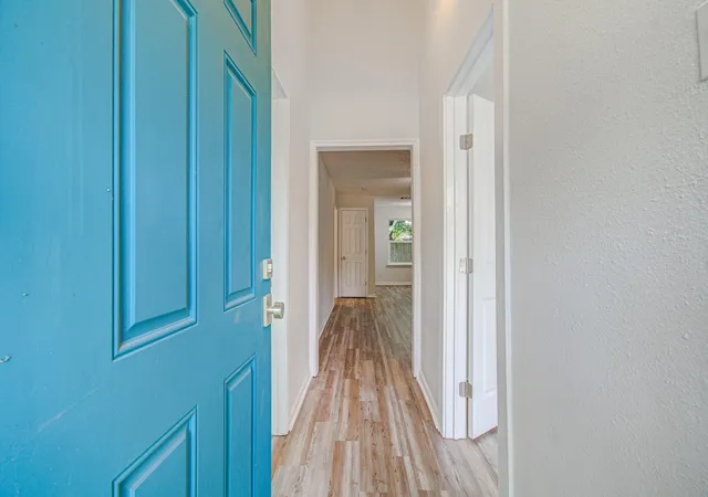 Photo 4 of Single family home for sale at 5634 Ridgeway Dr, Houston, TX 77033 | MLS# 89689812 | Listing updated on 2026-09-04