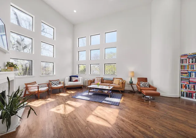 Photo 1 of Single family home for sale at 1231 Jackson Blvd, Houston, TX 77006 | MLS# 9525567 | Listing updated on 2026-09-11