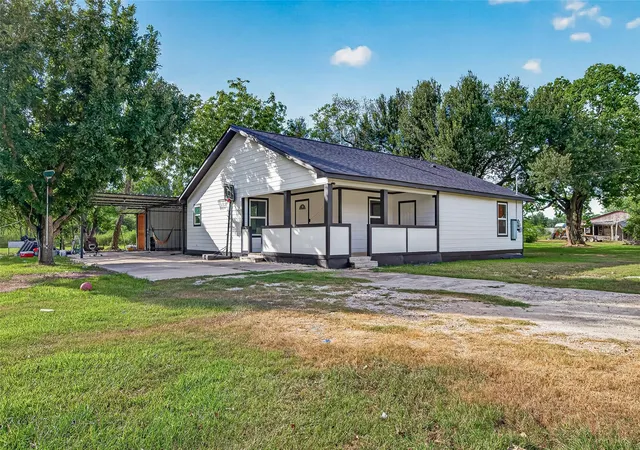 Photo 1 of Single family home for sale at 4739 Fm 1096 Rd, Boling, TX 77420 | MLS# 45035629 | Listing updated on 2026-09-18