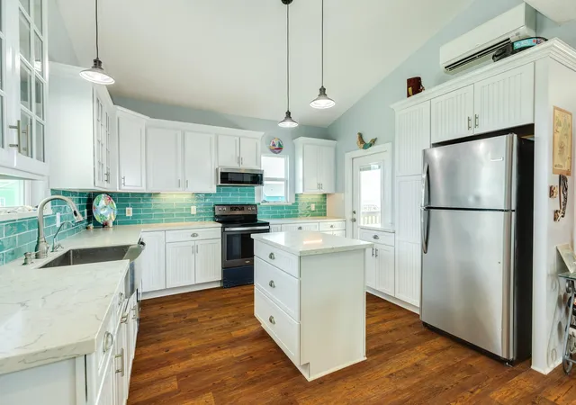 Photo 4 of Single family home for sale at 2032 Blue Water Hwy, Freeport, TX 77541 | MLS# 66484254 | Listing updated on 2026-09-20