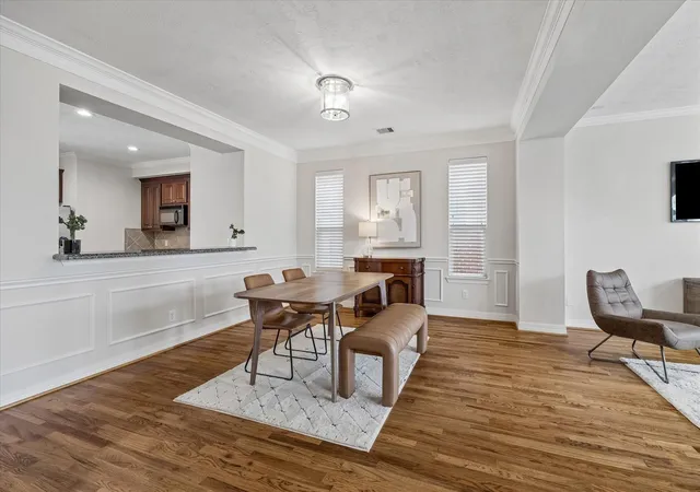 Photo 3 of Townhouse for sale at 1807 Stacy Crst, Houston, TX 77008 | MLS# 5515694 | Listing updated on 2026-09-27