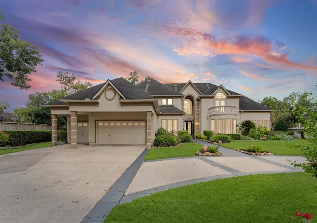 Photo 1 of Mansion for sale at 1830 Forest Gate Cir, Sugar Land, TX 77479 | MLS# 76027707 | Listing updated on 2026-10-04