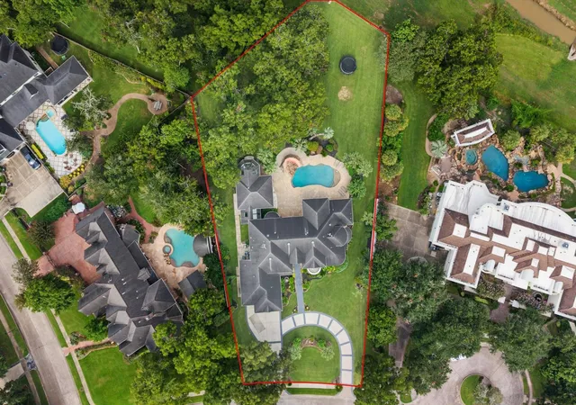 Photo 2 of Mansion for sale at 1830 Forest Gate Cir, Sugar Land, TX 77479 | MLS# 76027707 | Listing updated on 2026-10-04