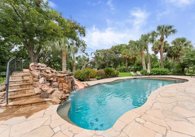 Photo 3 of Single family home for sale at 1830 Forest Gate Cir, Sugar Land, TX 77479 | MLS# 76027707 | Listing updated on 2026-10-04