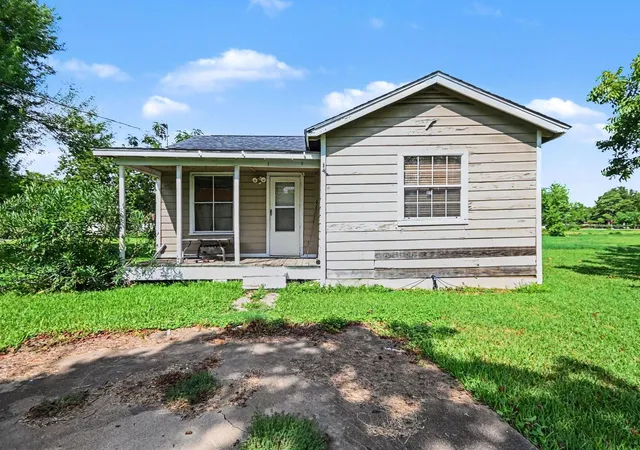 Photo 2 of Single family home for sale at 1724 N Avenue S, Freeport, TX 77541 | MLS# 64912467 | Listing updated on 2026-09-28