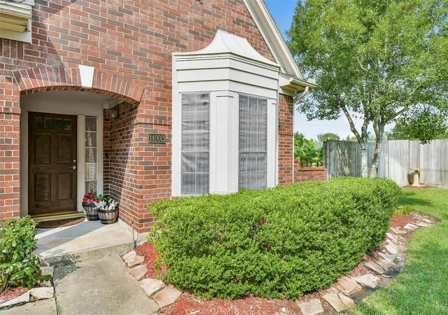 Photo 3 of Single family home for sale at 14002 Crown Glen Ct, Houston, TX 77062 | MLS# 68769135 | Listing updated on 2026-09-21