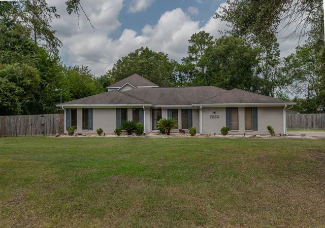 Photo 2 of Single family home for sale at 7050 Guess Rd, Beaumont, TX 77708 | MLS# 91897453 | Listing updated on 2026-08-31