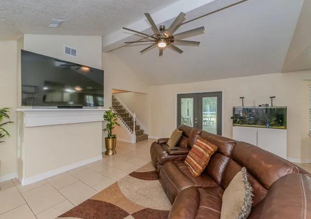 Photo 4 of Single family home for sale at 7050 Guess Rd, Beaumont, TX 77708 | MLS# 91897453 | Listing updated on 2026-08-31
