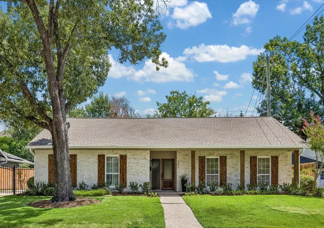 Photo 1 of Sale Pending at 607 Blue Willow Dr, Houston, TX 77042 | MLS# 68055099 | Listing updated on 2026-09-11