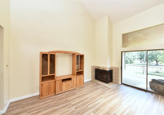 Photo 3 of Condo for sale at 8515 Sands Point Dr, Houston, TX 77036 | MLS# 15130597 | Listing updated on 2026-09-03