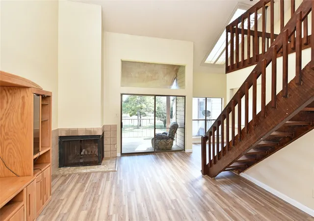 Photo 4 of Condo for sale at 8515 Sands Point Dr, Houston, TX 77036 | MLS# 15130597 | Listing updated on 2026-09-03