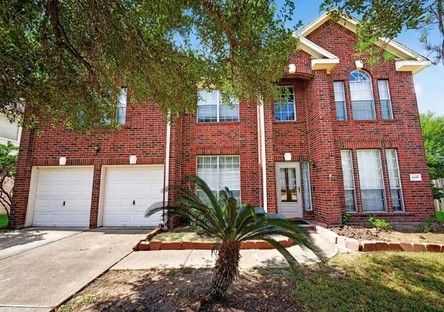 Photo 3 of Single family home for sale at 1410 Pine Forest Dr, Pearland, TX 77581 | MLS# 54164800 | Listing updated on 2026-10-07