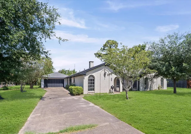 Photo 2 of Sale Pending at 1238 Del Norte St, Houston, TX 77018 | MLS# 78464894 | Listing updated on 2026-10-06
