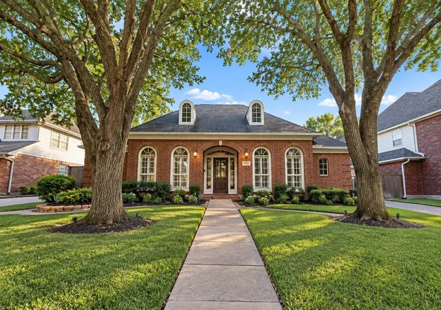 Photo 1 of Single family home for sale at 1515 Moon Shadow Ct, Sugar Land, TX 77479 | MLS# 84110106 | Listing updated on 2026-10-02