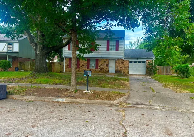 Photo 1 of Sale Pending at 15815 Boridge Cir, Houston, TX 77053 | MLS# 58364701 | Listing updated on 2026-09-14