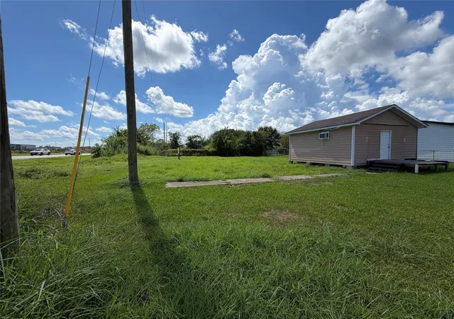 Photo 3 of Land for sale at 3007 Arkansas Ave, Dickinson, TX 77539 | MLS# 84545268 | Listing updated on 2026-09-18